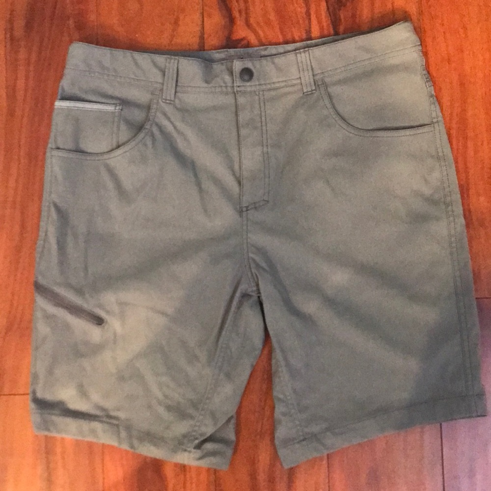 Royal Robbins Hiking Shorts Gray. Large